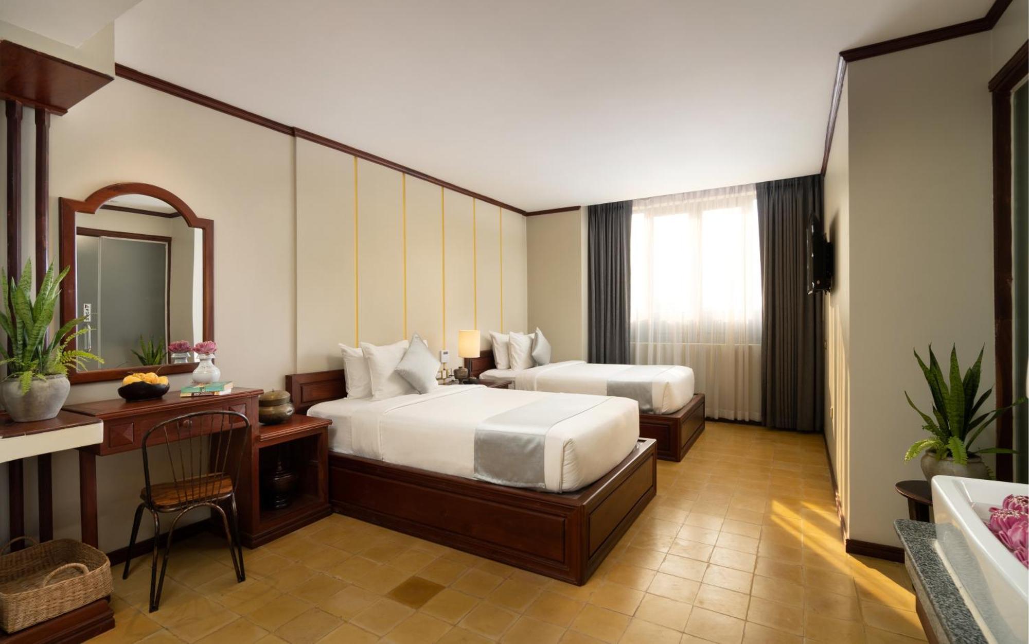 The Urban Hotel